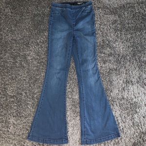 BlankNYC Pull on Belle Bottom Jeans